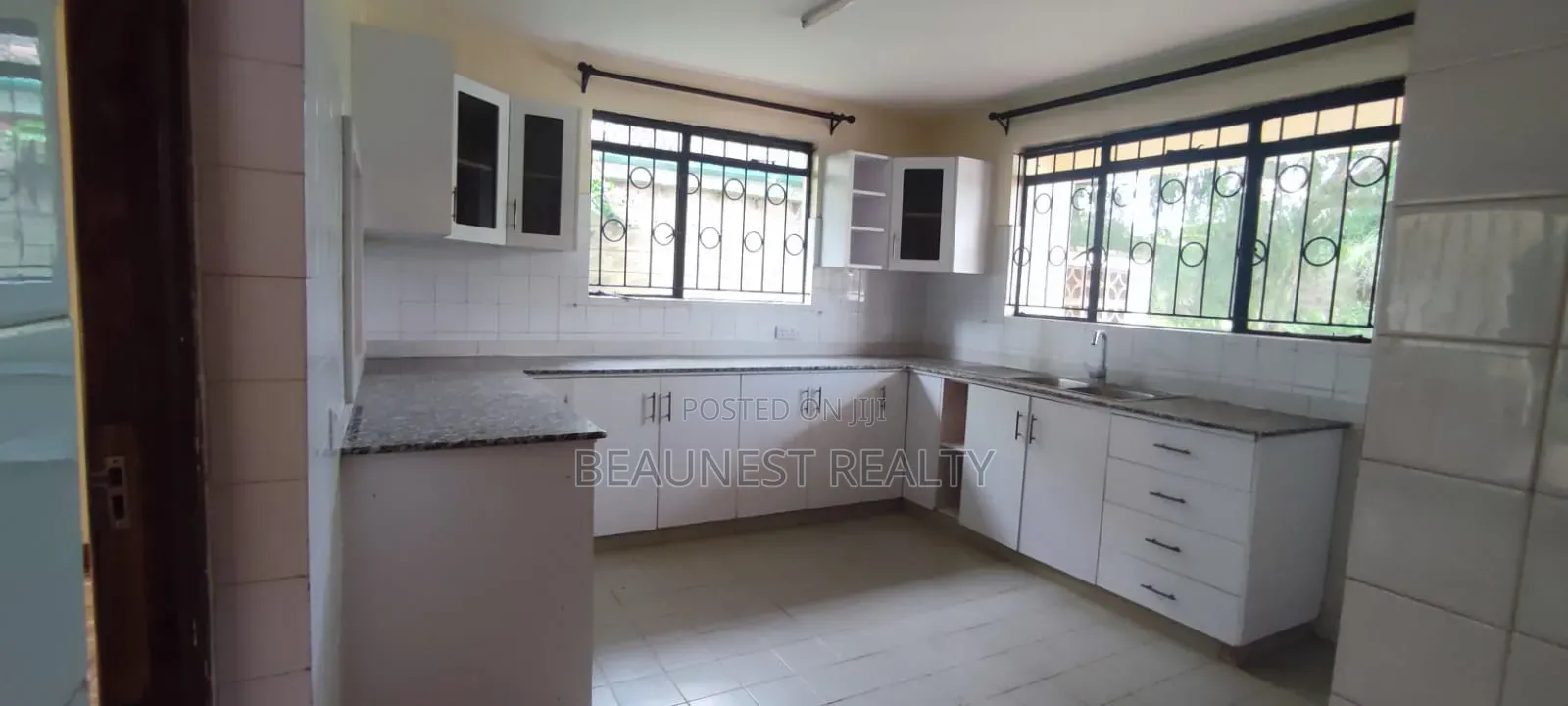 4bdrm Maisonette in Mountain View for sale