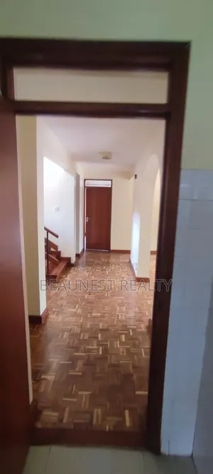 4bdrm Maisonette in Mountain View for sale