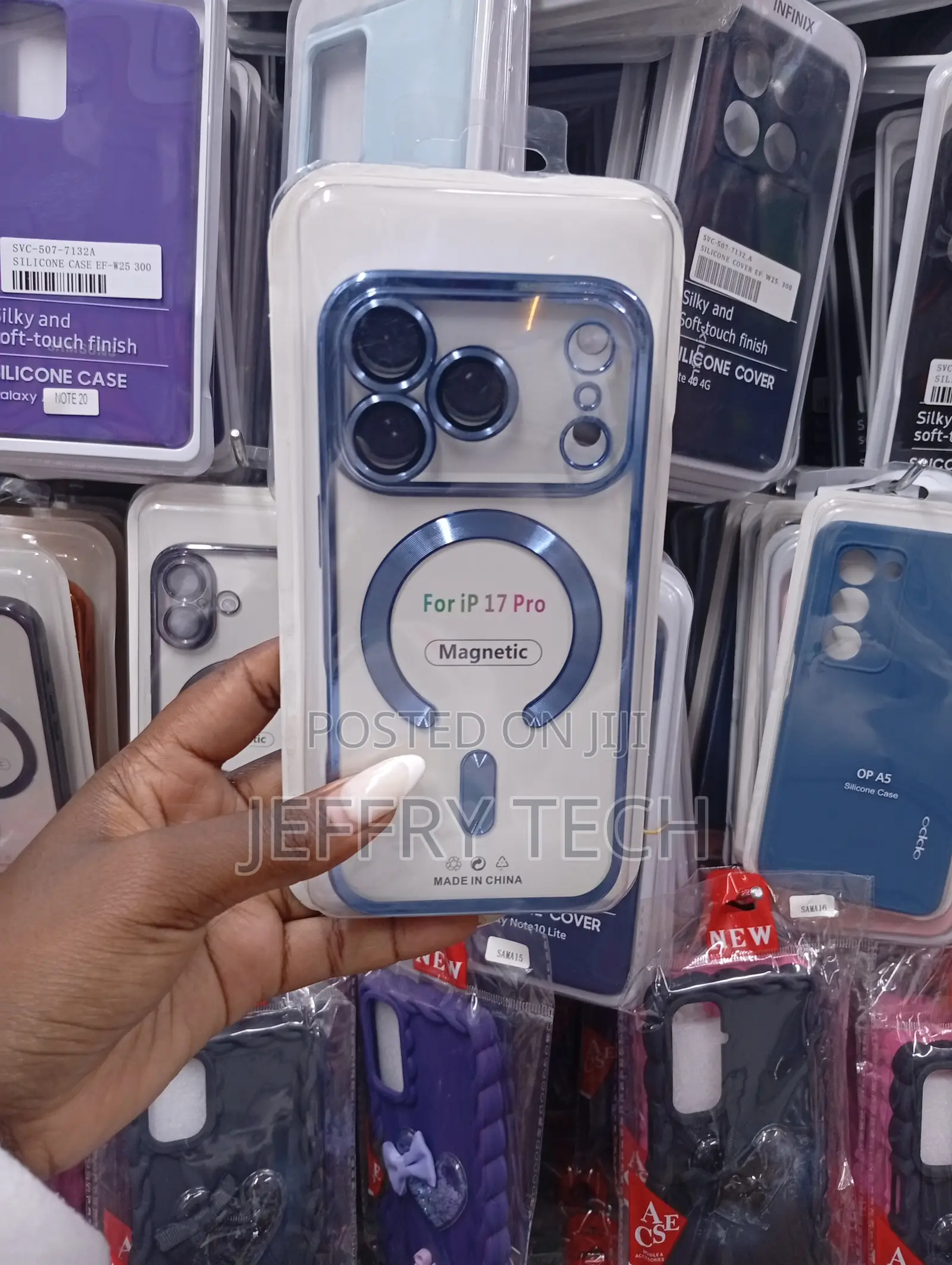 Magnetic Clear Case Specifically Designed for the iPhone 17 Pro