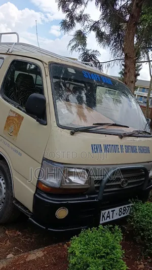 Toyota HiAce 1998 Beige