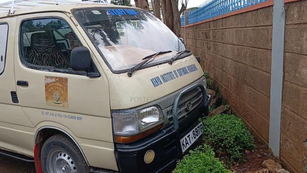 Toyota HiAce 1998 Beige - thumbnail 10