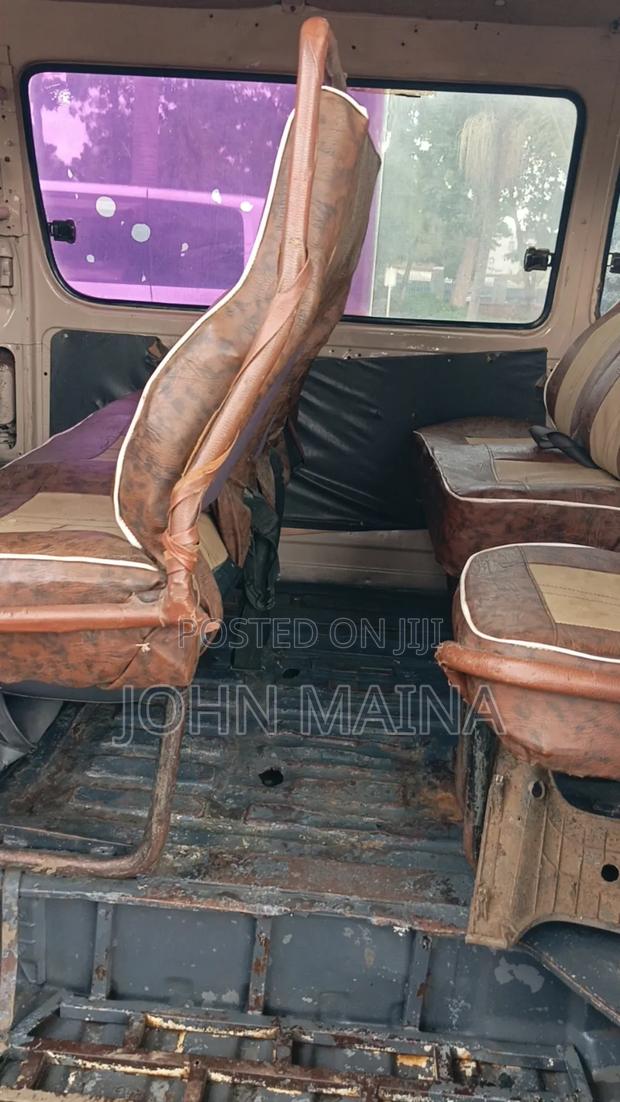 Toyota HiAce 1998 Beige - thumbnail 15