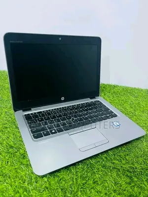 Laptop HP EliteBook 820 G4 8GB Intel Core i5 SSD 256GB