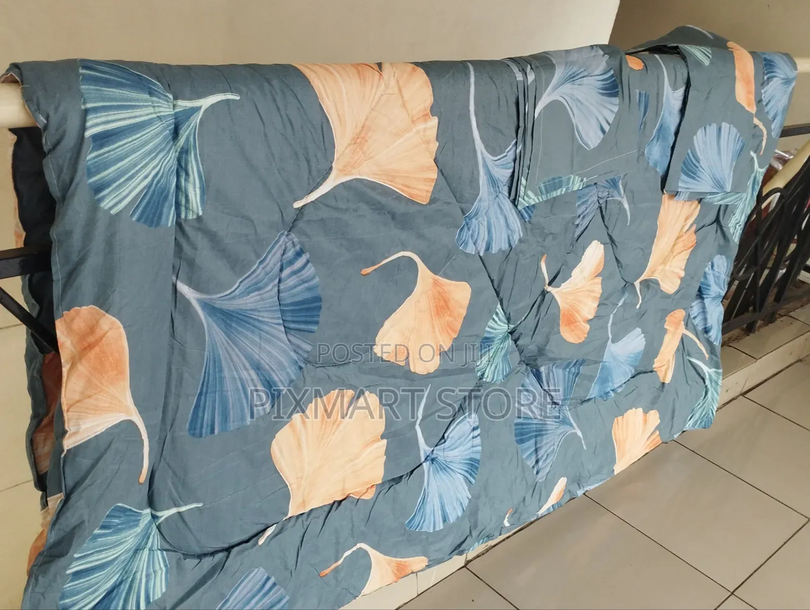 Unbinded Duvet Set 6 by 6, With a Pillowcase and a Bedsheet