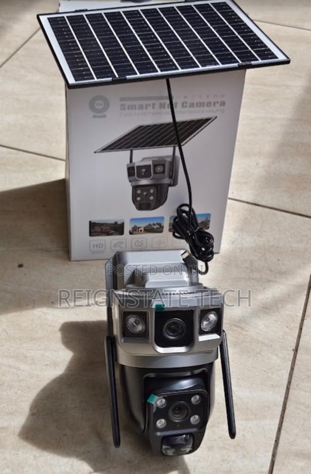 Solar Powered 4mp Outdoor PTZ Camera With Dual Screens Lenses