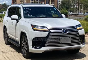 Lexus LX 600 2022 White