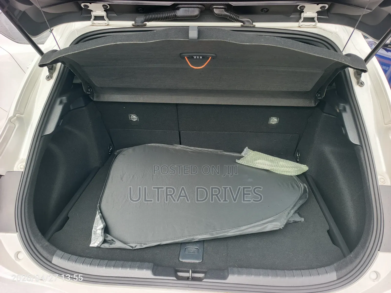 Toyota Corolla Hybrid 2026 White