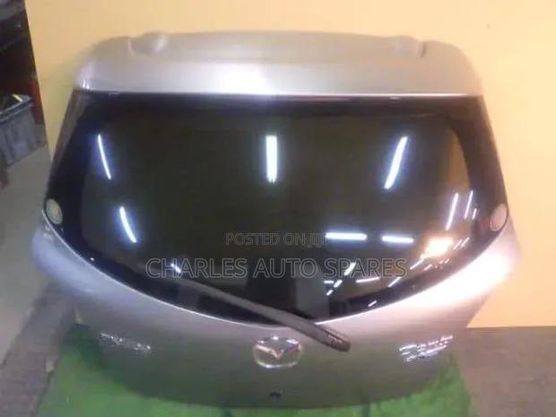 Mazda Demio 2010 Boot With Spoiler - thumbnail 2
