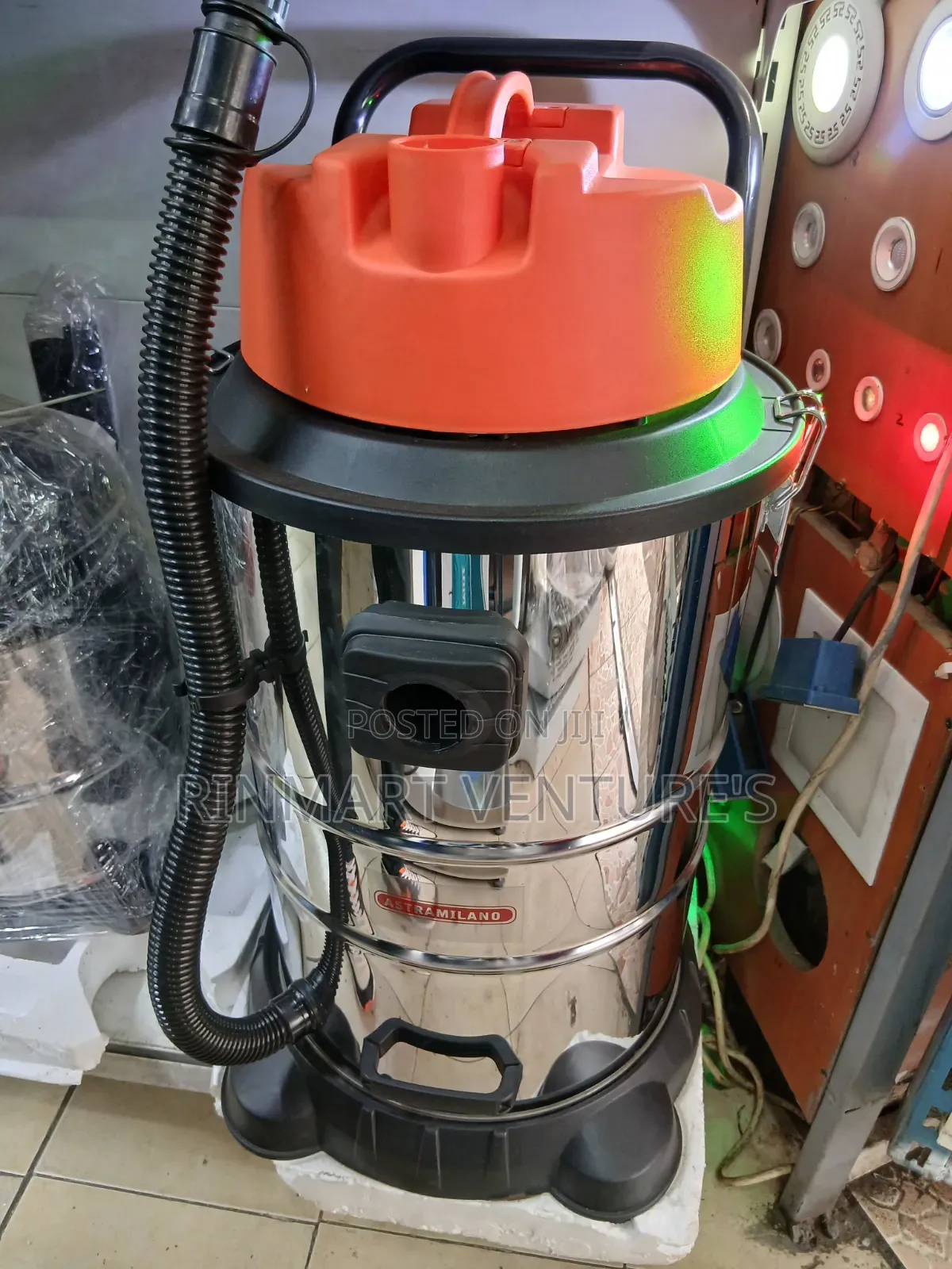 Astra Milano Wet and Dry Vacuum Cleaner
