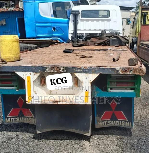 KCG Mitsubishi Fh 215 - thumbnail 4