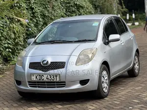 Toyota Vitz 2005 Silver