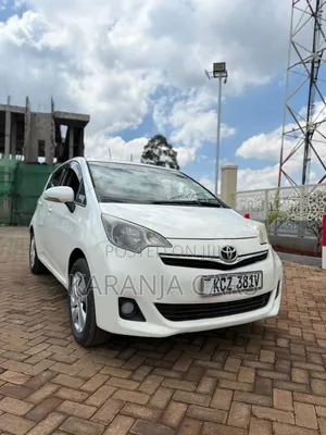 Toyota Ractis 1.3 FWD 2013 White