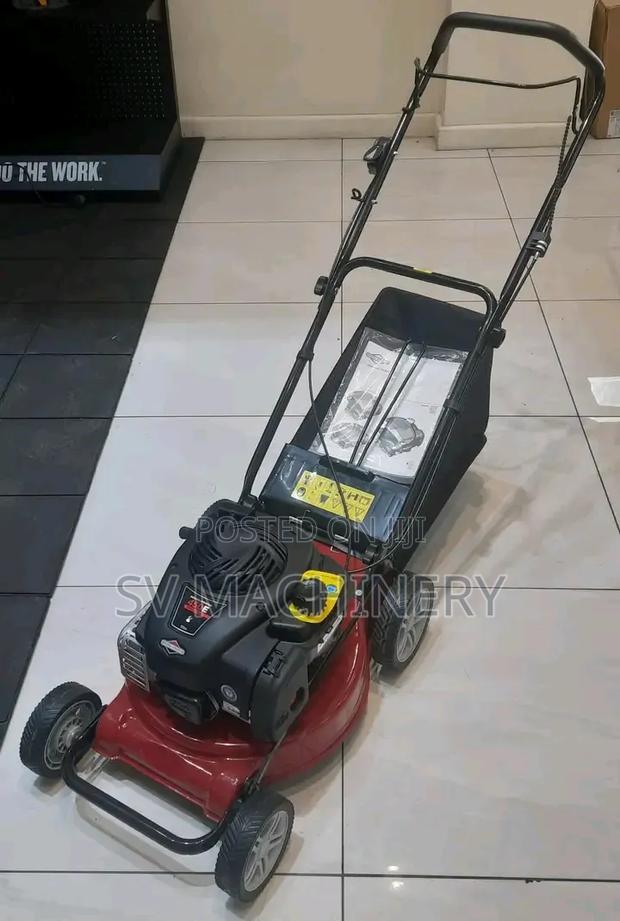 Heavy Duty Briggs and Stratton Lawn Mower 150cc