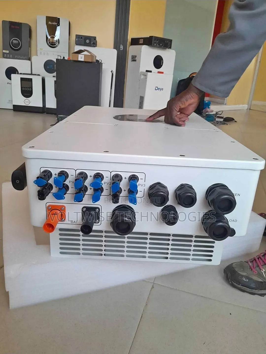 Deye 30kw Three-Phase Hybrid Inverter (Sun--Sg01hp3-Eu-Am2)