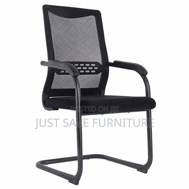 Executive Mesh Visitor Office Chair – Ergonomic Durable