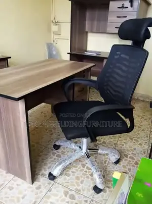 Swivel Headrest Chair