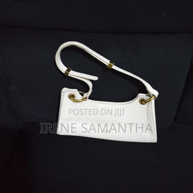 Selling Bags - thumbnail 3