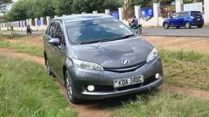 Toyota Wish 2013