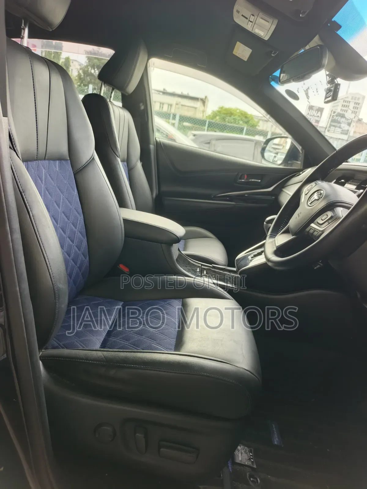 Toyota Harrier 2.5 Hybrid 4WD 2019 Purple