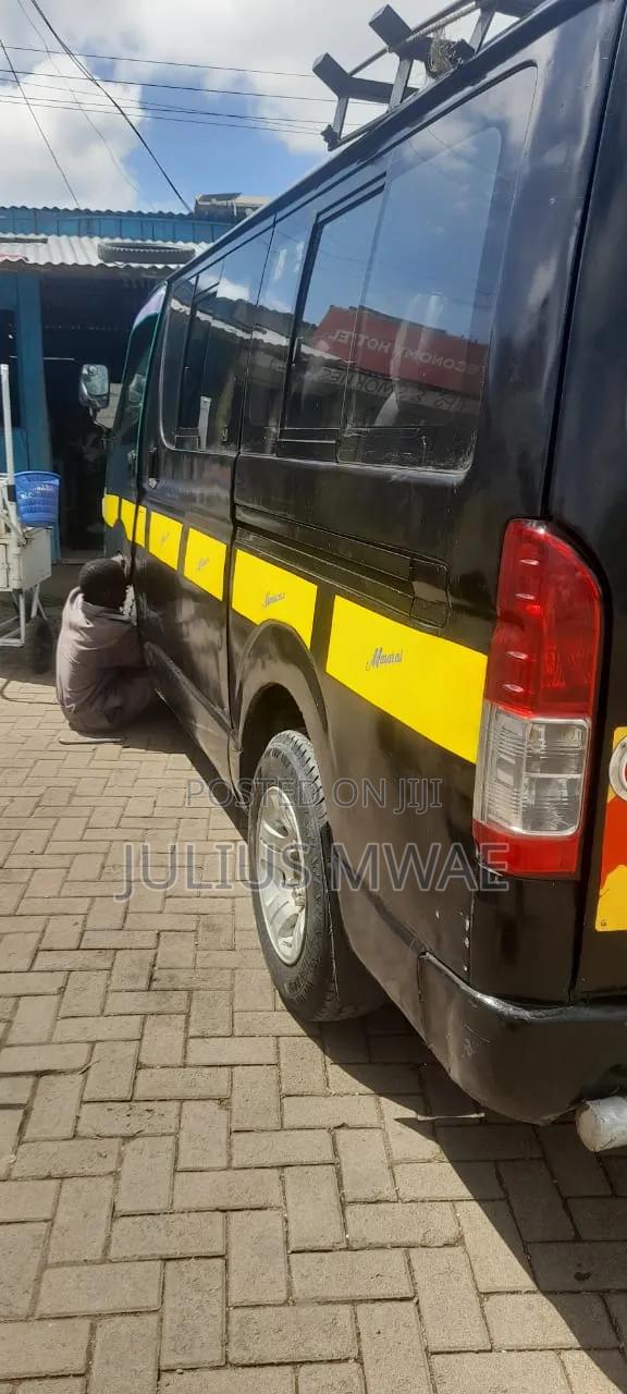 Toyota HiAce 2012 Black - thumbnail 3
