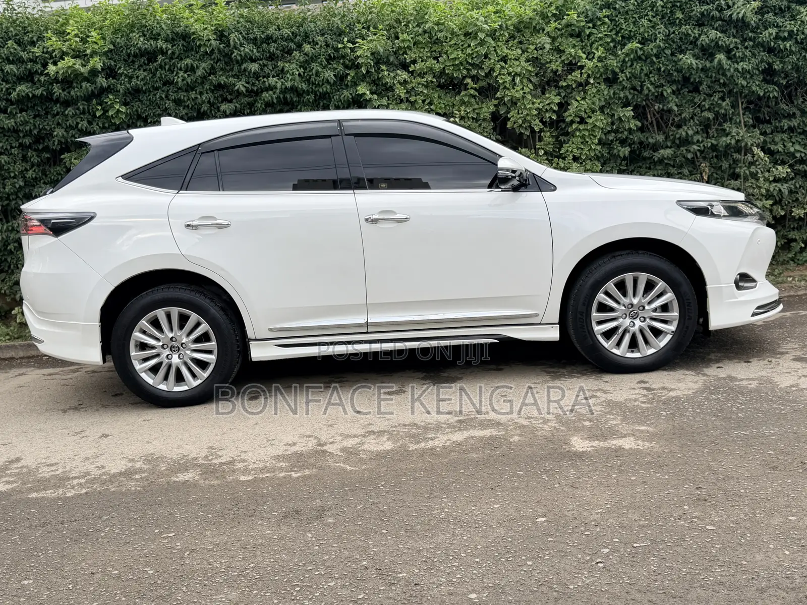 Toyota Harrier 2.0 2017 White