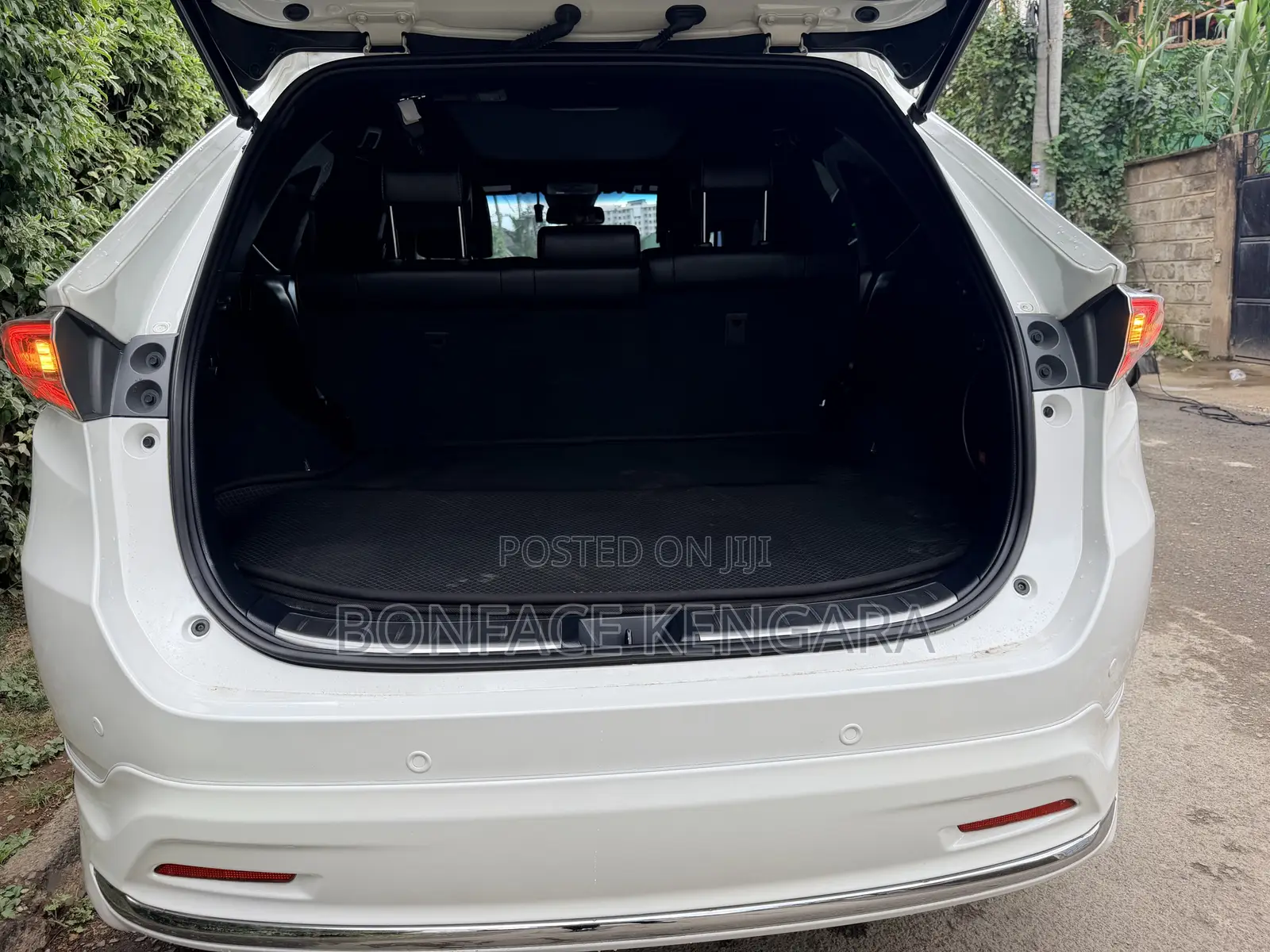 Toyota Harrier 2.0 2017 White