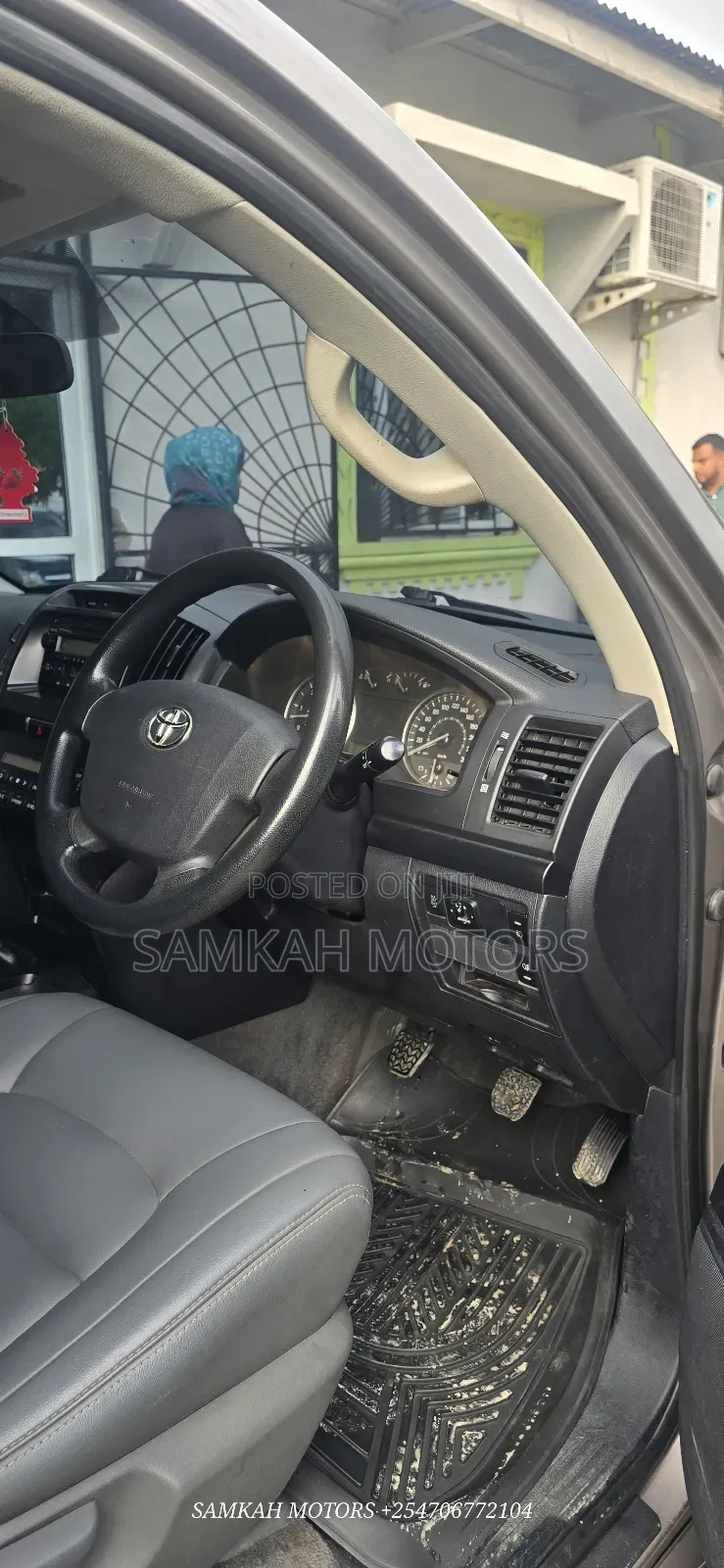 Toyota Land Cruiser 2012 Gold
