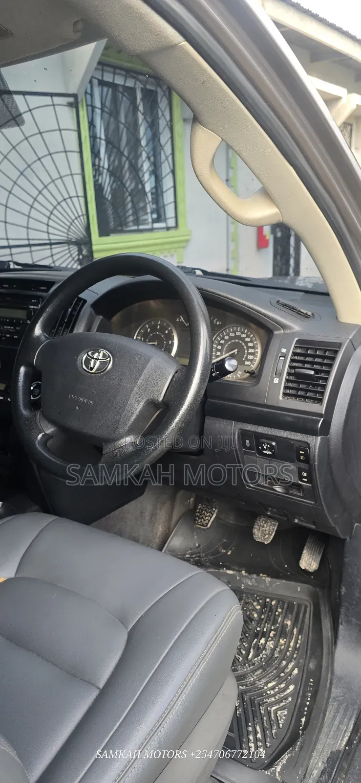 Toyota Land Cruiser 2012 Gold