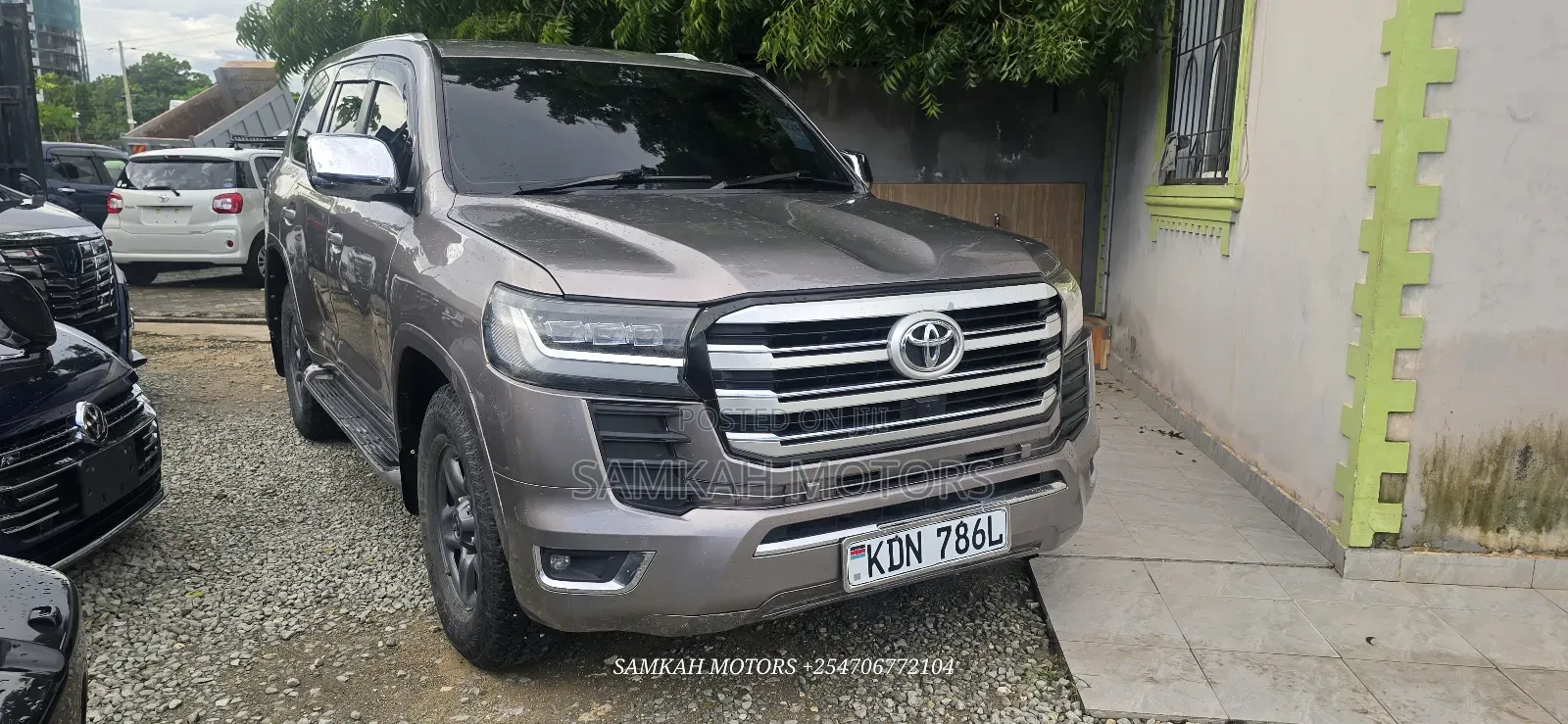 Toyota Land Cruiser 2012 Gold