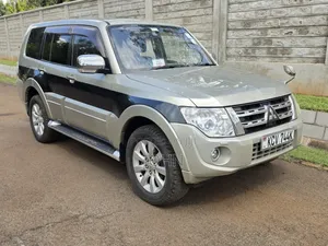 Mitsubishi Pajero 3.2 Di-Dc GLS 2012 Gold