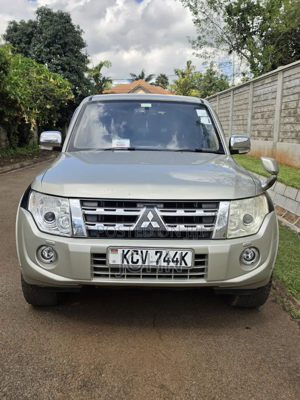 Mitsubishi Pajero 3.2 Di-Dc GLS 2012 Gold