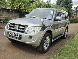 Mitsubishi Pajero 3.2 Di-Dc GLS 2012 Gold