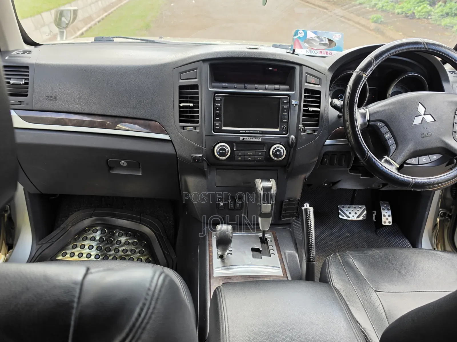 Mitsubishi Pajero 3.2 Di-Dc GLS 2012 Gold