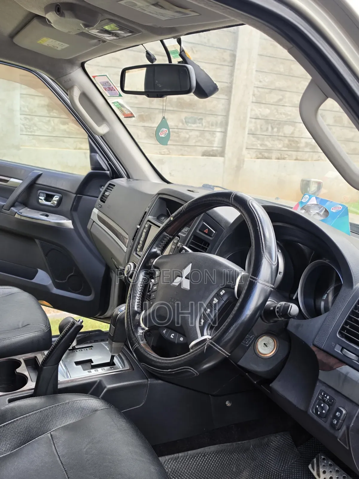 Mitsubishi Pajero 3.2 Di-Dc GLS 2012 Gold