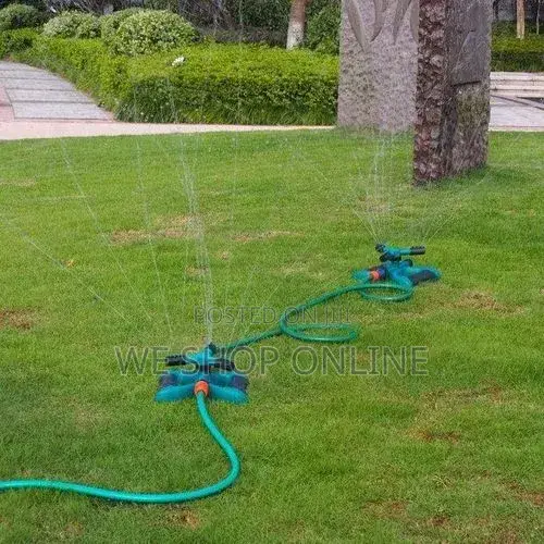 Auto-Rotating Water Garden Sprinkler With 3 Arms