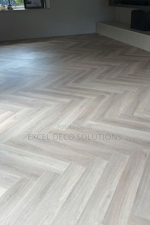 Turn Your House Into a Luxury Space – Herringbone SPC 5mm - main view