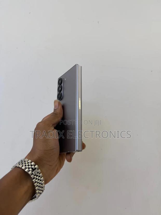 Samsung Galaxy Z Fold6 256 GB Silver - thumbnail 3