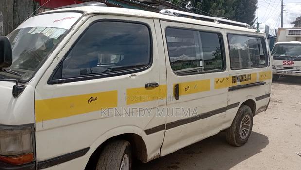 Toyota HiAce 2003 White