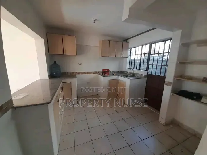 4bdrm Mansion in Gateway Mall Area for sale