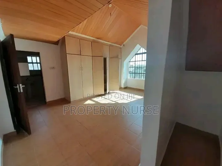 4bdrm Mansion in Gateway Mall Area for sale