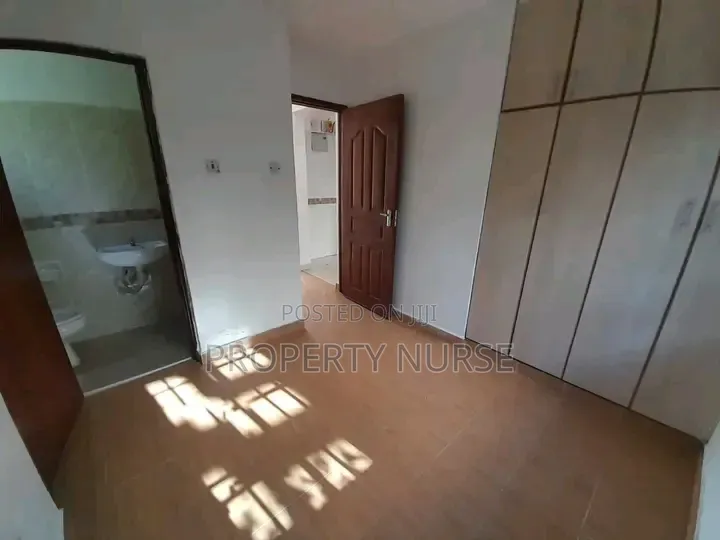 4bdrm Mansion in Gateway Mall Area for sale