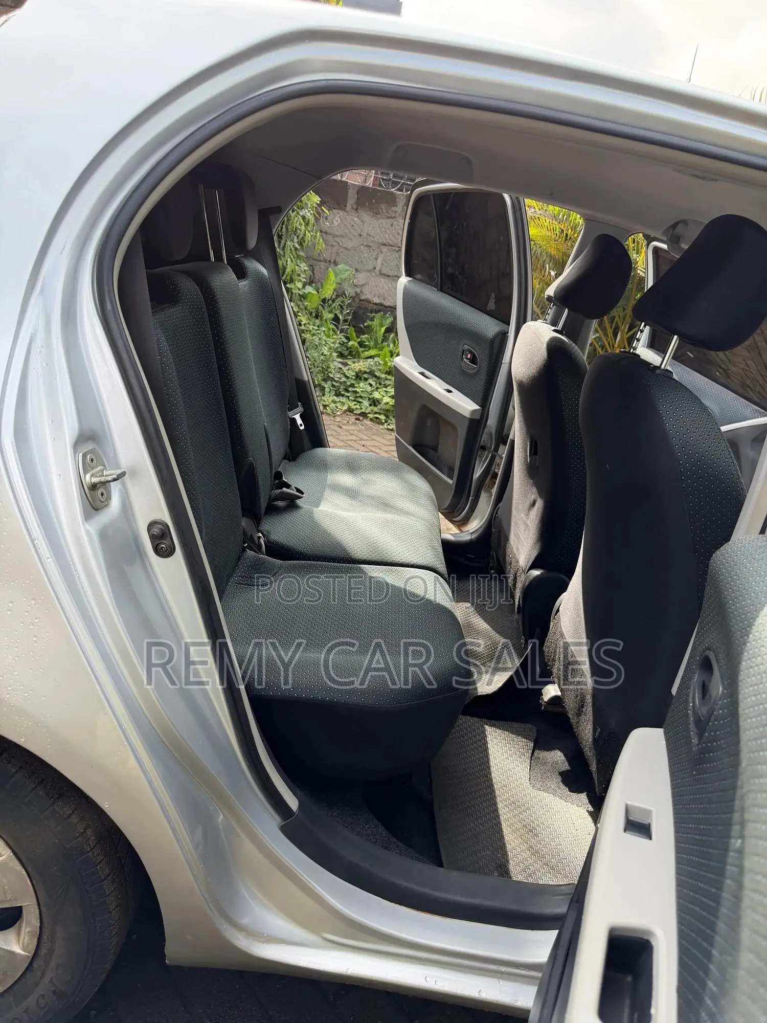 Toyota Vitz 2005 Silver