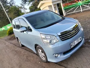 Toyota Noah 2.0 143hp AWD (8 Seater) 2012 Blue
