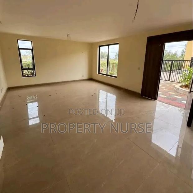 4bdrm Mansion in Gateway Mall Area for sale - thumbnail 2