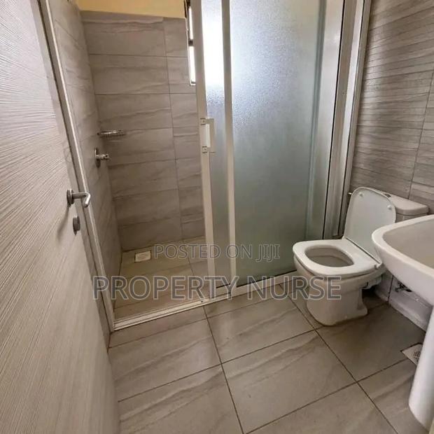 4bdrm Mansion in Gateway Mall Area for sale - thumbnail 9