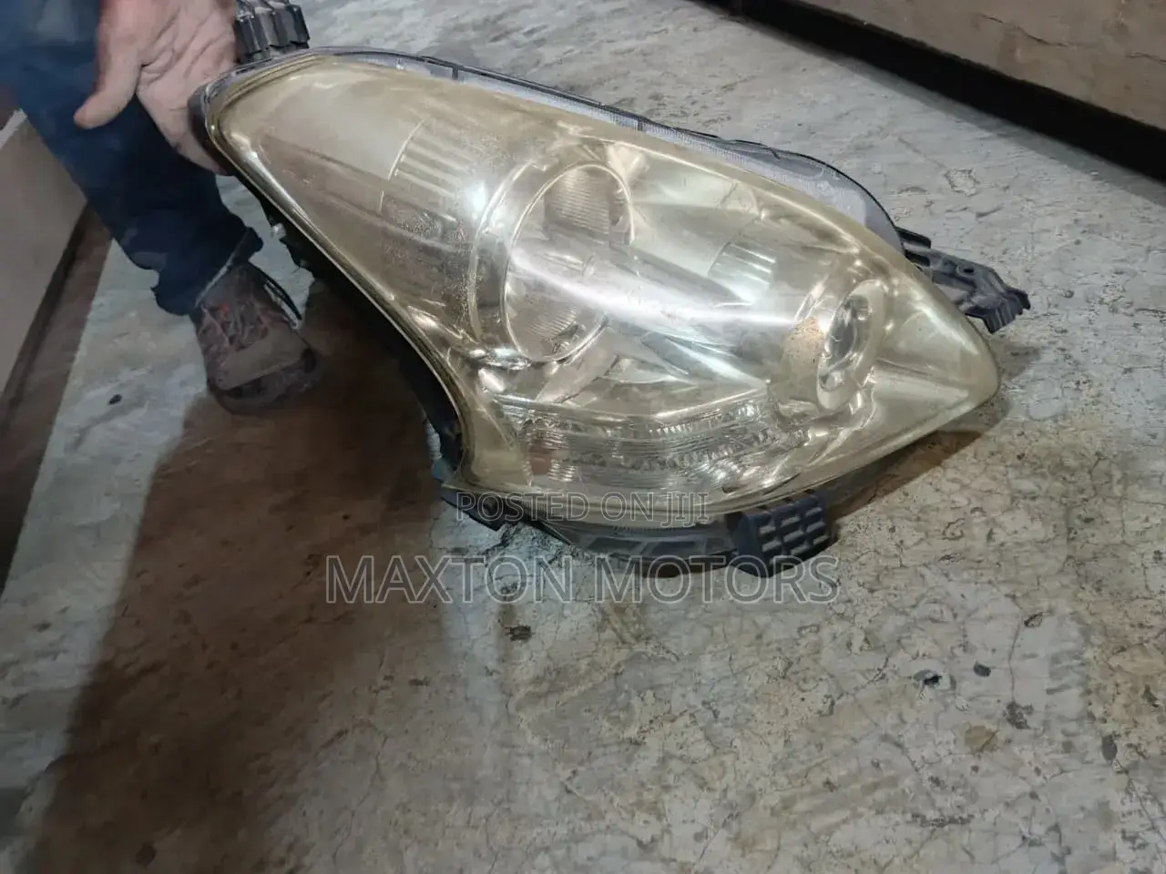 Toyota Ractis Headlight 2008 Version