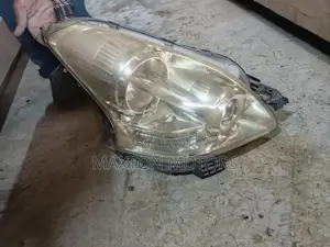 Toyota Ractis Headlight 2008 Version