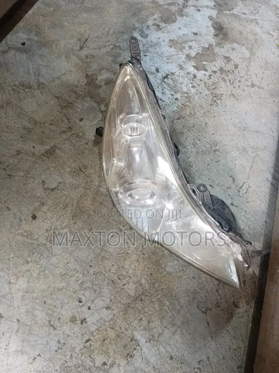 Subaru Legacy Outback Br9 Headlight