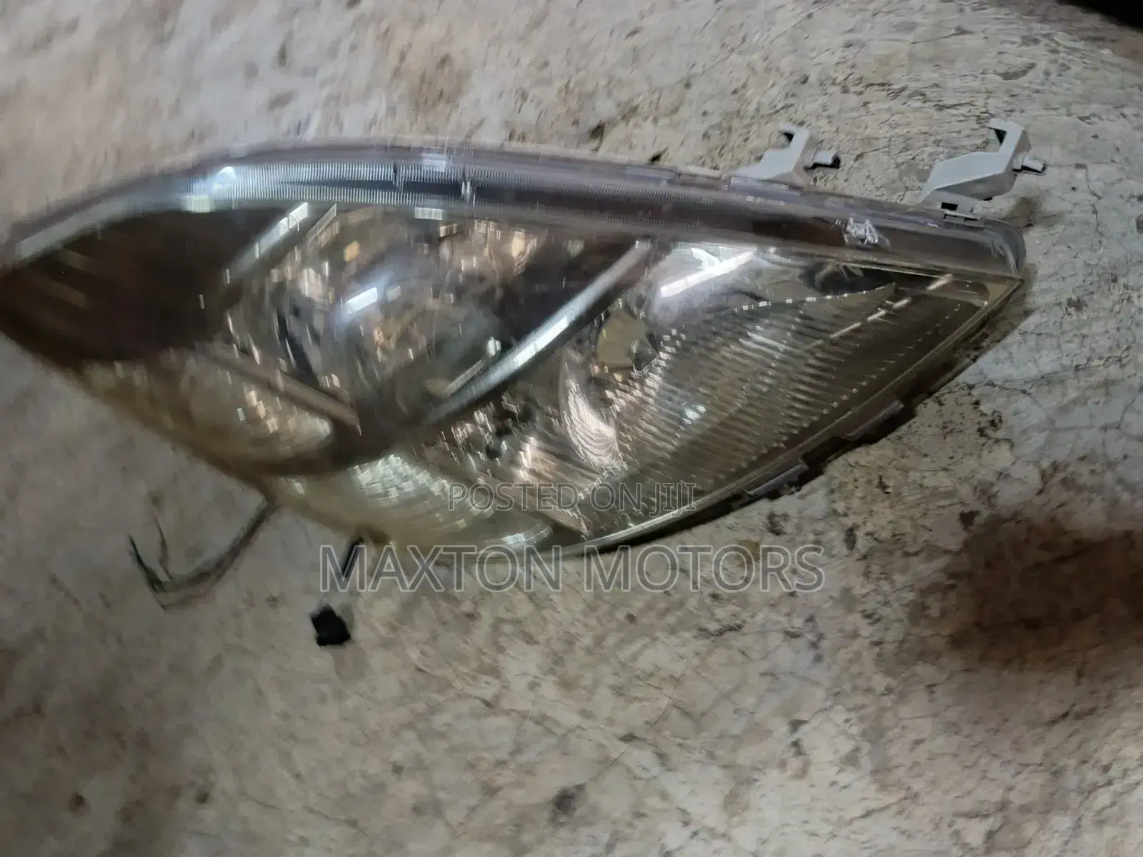 Toyota Isis Headlight 2006 Model Xenon
