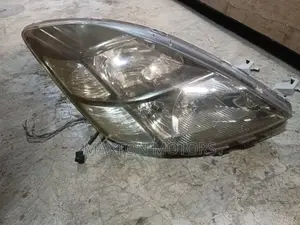 Toyota Isis Headlight 2006 Model Xenon